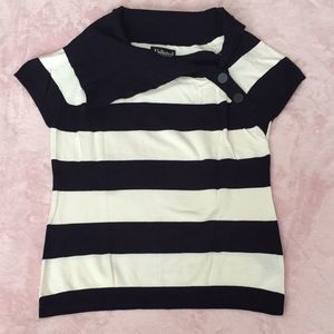 Unlisted by kenneth cole Top size Medium
